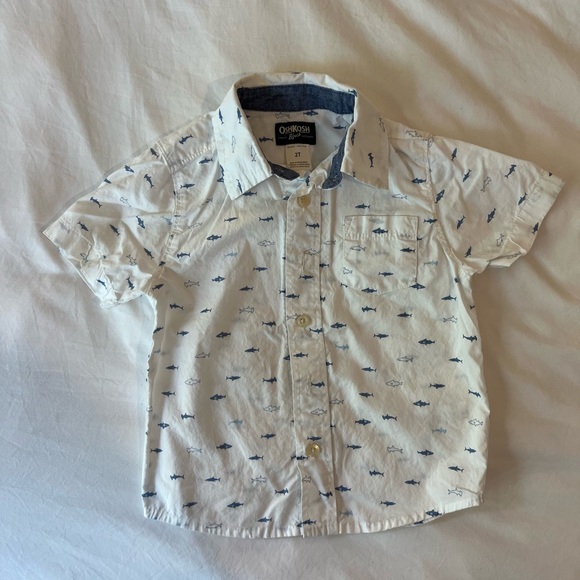 Oshkosh B’Gosh Shark 2T Short Sleeve Button Down Oxford - Picture 1 of 3